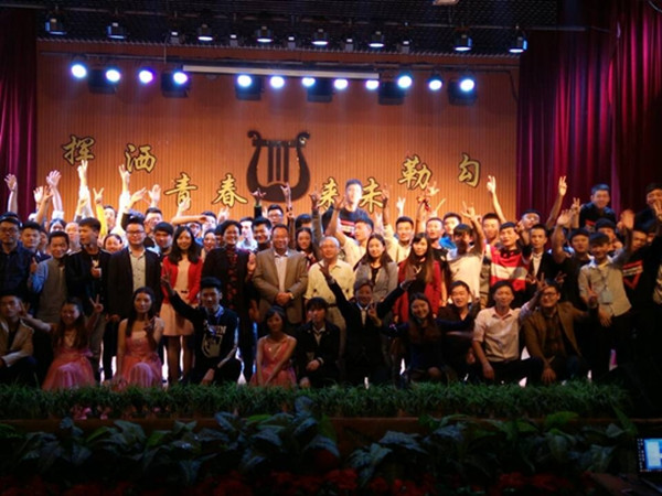 1445849657131072070.jpg 3.jpg